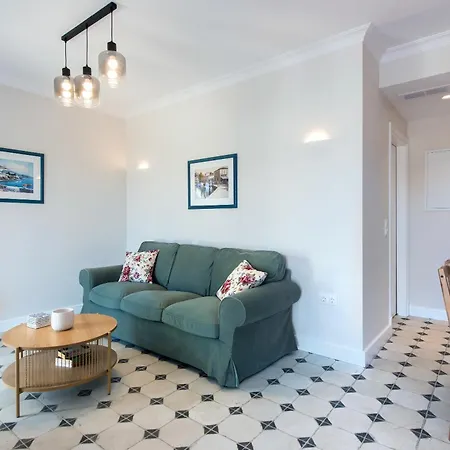 Nancy Luxury * Kassiopi